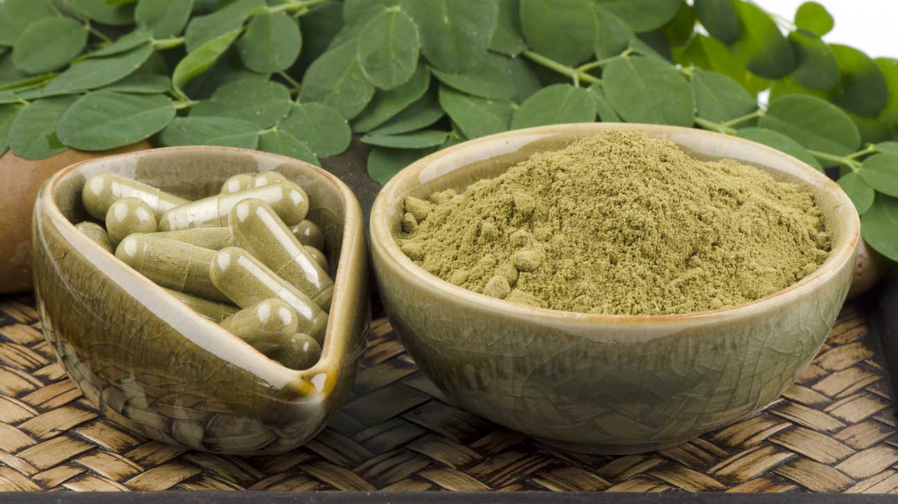 Moringa Oleifera Kapsül ve Toz Halinin Resmi
